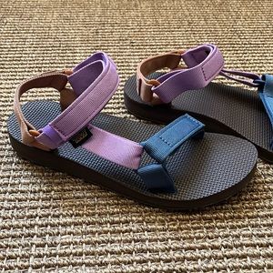 New Size 8 Teva Sandals